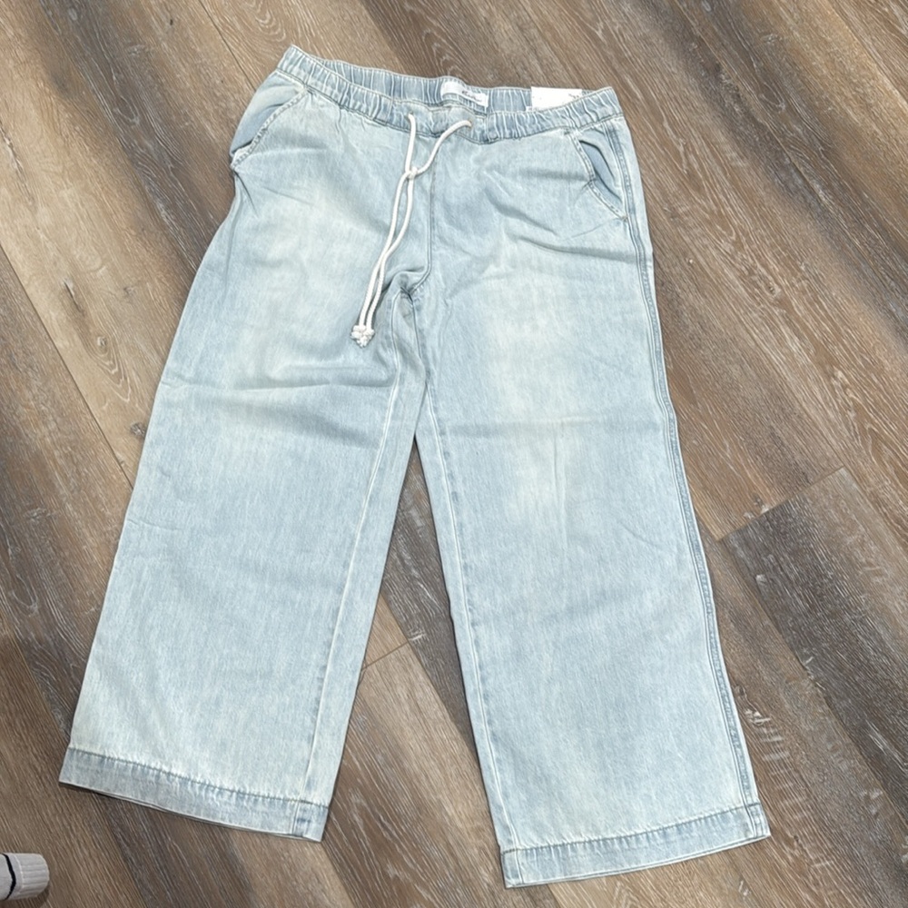 Brand new with tags kancan tie waist crop jeans